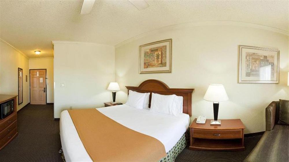 Holiday Inn Express And Suites גרינוויל מראה חיצוני תמונה